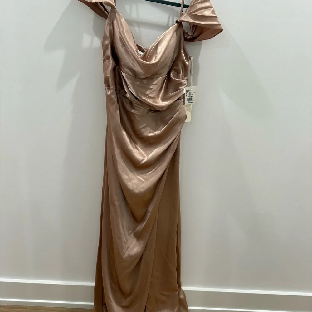NWT Elegant Off-Shoulder Beige Satin Dress size 16 Galina Signature - Picture 4 of 7